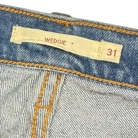 Levi’s Wedgie Distressed Denim Button Fly Jeans Size 31 - Picture 2 of 7